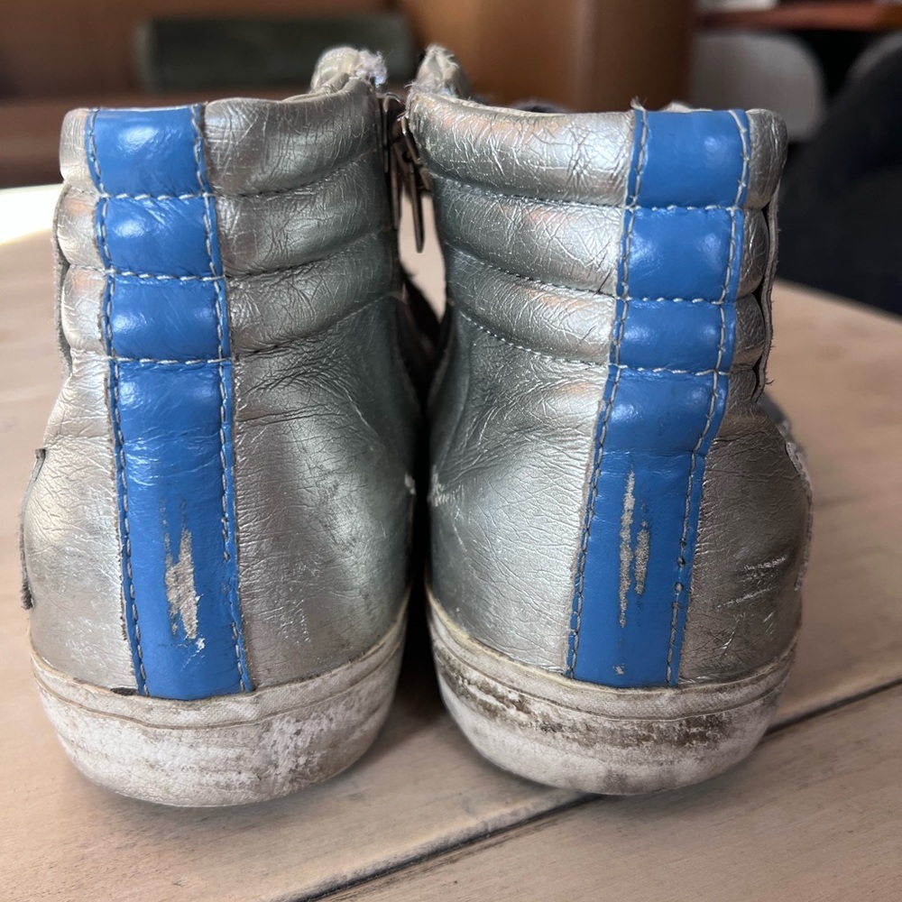 Golden Goose Metallic Silver and Black Sneakers with Blue Detail - Picture 4 of 6